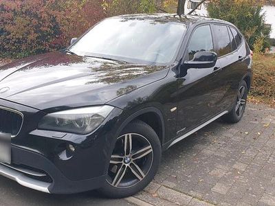 Schwarz Gebraucht 2011 BMW X1 SUV | 6.500 €