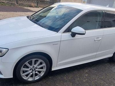 Gebraucht Audi e-tron Design 204 PS (150 kW) 2017 Weiß SUV