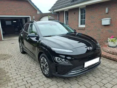Gebraucht Hyundai Kona Select 150 kW (204 PS) 2022 Schwarz SUV