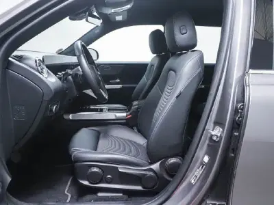 Gebraucht Mercedes EQB300 Progressive 167 kW (228 PS) 2025 Grau SUV
