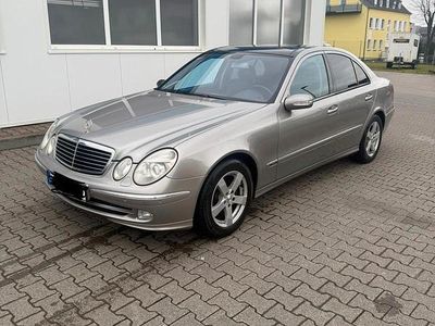 Second-hand Mercedes E320 Avantgarde 224 CP (164 kW) 2003 Argintiu Berlinǎ