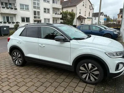 Gebraucht VW T-Roc Move 110 PS (80 kW) 2024 Weiß SUV