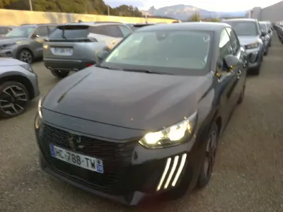 Gebraucht Peugeot 208 Allure 101 PS (74 kW) 2025 Schwarz (noir perla nera) Kleinwagen
