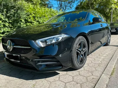 Gebraucht Mercedes A180 AMG line 136 PS (100 kW) 2021 Schwarz Limousine