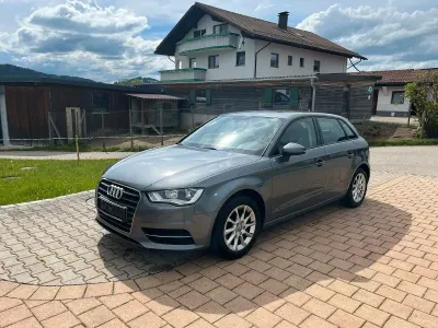 Gebraucht Audi A3 Ambiente 110 PS (80 kW) 2016 Grau Limousine