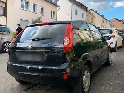 Second-hand Ford Fiesta 80 CP (58 kW) 2007 Negru Hatchback