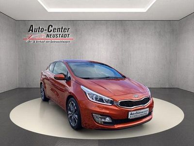Second-hand Kia ProCeed Spirit 85 CP (62 kW) 2015 Portocaliu Hatchback