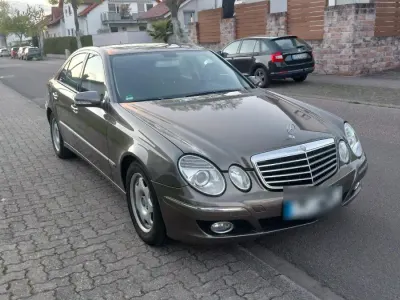 Gebraucht Mercedes E220 170 PS (125 kW) 2008 Grau Limousine