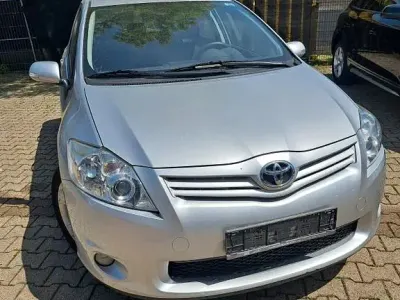Gebraucht Toyota Auris 99 PS (72 kW) 2012 Silber Limousine