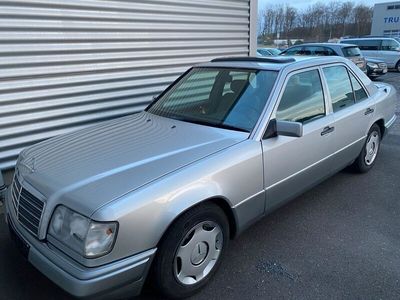 gebraucht Mercedes E220 W124