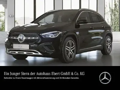 Gebraucht Mercedes GLA200 Business 150 PS (110 kW) 2022 Schwarz SUV