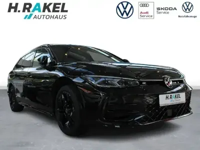 Gebraucht VW Passat R-line 150 PS (110 kW) 2026 Schwarz Kombi