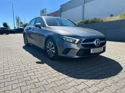 Gebraucht Mercedes A200 Advanced 150 PS (110 kW) 2022 Grau Limousine