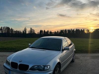 Second-hand BMW 318 143 CP (105 kW) 2004 Argintiu Berlinǎ