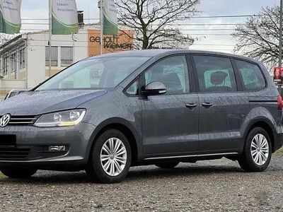 Gebraucht VW Sharan Trendline 150 PS (110 kW) 2018 Grau indiumgrau metallic Van / Kleinbus