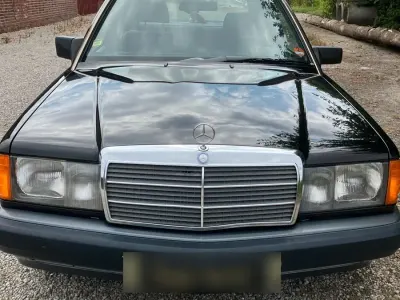Gebraucht Mercedes 190 75 PS (55 kW) 1991 Schwarz Limousine