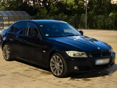 Gebraucht BMW 320 177 PS (130 kW) 2011 Schwarz Limousine