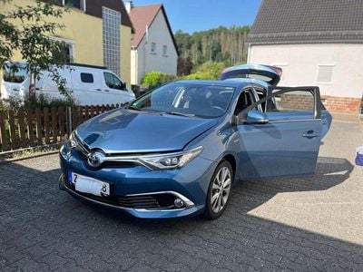 Toyota Auris Hybrid
