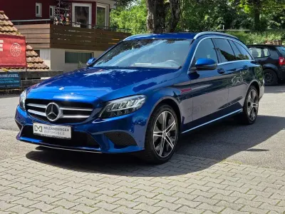Gebraucht Mercedes C300e Avantgarde 320 PS (235 kW) 2020 Blau Kombi