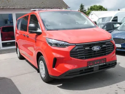 Neu Ford Transit Custom Trend 136 PS (100 kW) 2026 Rot Kombi
