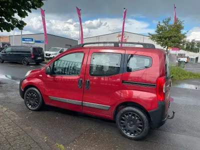 Gebraucht Peugeot Bipper 75 PS (55 kW) 2009 Rot Van / Kleinbus