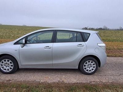 Gebraucht Toyota Verso Life 147 PS (108 kW) 2009 Silber Van / Kleinbus