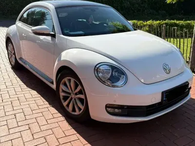 Gebraucht VW Beetle Exclusive 105 PS (77 kW) 2012 Weiß Kleinwagen