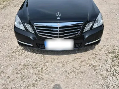 Gebraucht Mercedes E220 204 PS (150 kW) 2011 Schwarz Kombi