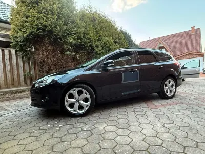 Gebraucht Ford Focus 115 PS (84 kW) 2013 Schwarz Kombi