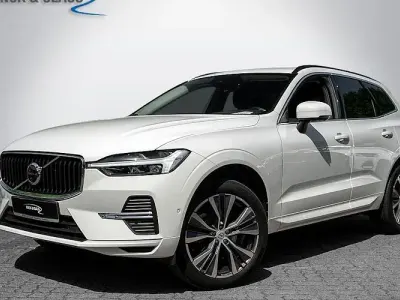 Gebraucht Volvo XC60 Momentum 197 PS (144 kW) 2022 Ice white SUV