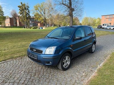 Second-hand Ford Fusion 80 CP (58 kW) 2005 Albastru Hatchback