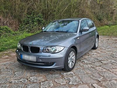 Gebraucht BMW 116 122 PS (89 kW) 2010 Grau Kleinwagen