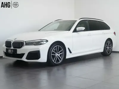 Gebraucht BMW 520 M Sport 184 PS (135 kW) 2023 Weiß Limousine