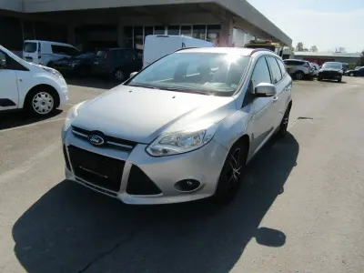 Gebraucht Ford Focus Trend 116 PS (85 kW) 2012 Silber Limousine