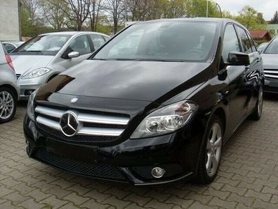 Gebraucht Mercedes B180 122 PS (89 kW) 2012 Schwarz metallic Van / Kleinbus