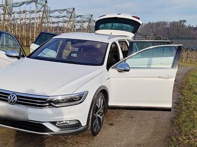 Gebraucht VW Passat Alltrack 240 PS (176 kW) 2017 Weiß Kombi