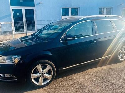 Gebraucht VW Passat Highline 150 PS (110 kW) 2012 Schwarz Kombi