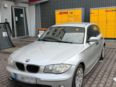 Gebraucht BMW 118 122 PS (89 kW) 2005 Silber Kleinwagen