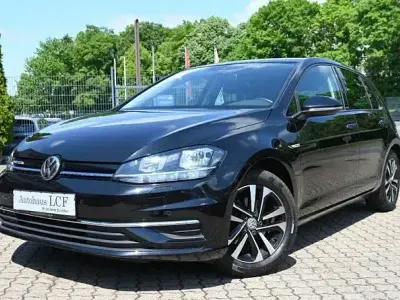 Gebraucht VW Golf VII IQ Drive 131 PS (96 kW) 2019 Schwarz Limousine