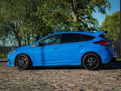 Blau Gebraucht 2018 Ford Focus RS Limousine | 25.990 €