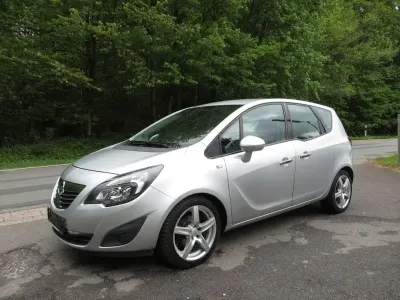 Używany Opel Meriva Innovation 120 KM (88 kW) 2013 Srebrny Minivan