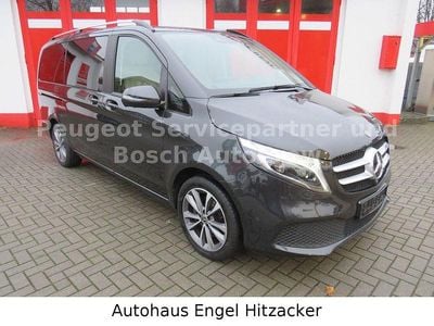 Grau Gebraucht 2020 Mercedes V250 Avantgarde Edition Van / Kleinbus | 53.900 € (Teuer)