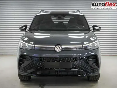 Neu VW Tiguan R-line 193 PS (141 kW) 2025 Delfingrau metallic (b0) SUV
