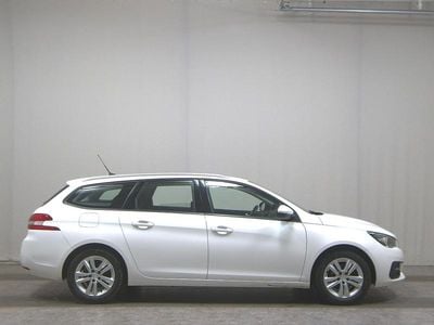 Gebraucht Peugeot 308 Active 131 PS (96 kW) 2019 Weiss Limousine