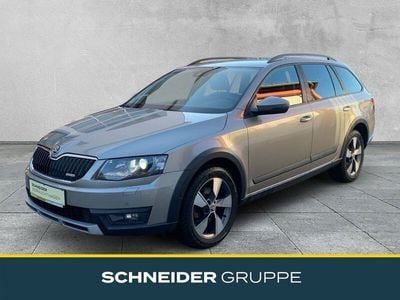 Cappuccinobeige Gebraucht 2014 Skoda Octavia Scout 4x4 Kombi | 15.990 € (Etwas zu teuer)