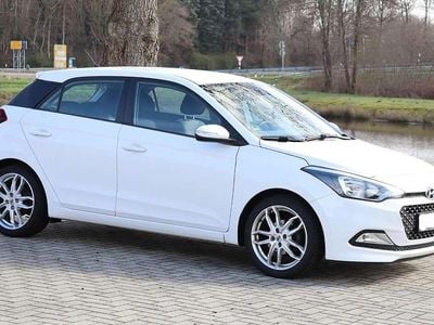 Usata Hyundai i20 75 CV (55 kW) 2016 Bianco Utilitaria