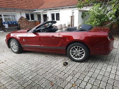 Gebraucht Ford Mustang 309 PS (227 kW) 2013 Rot Cabrio