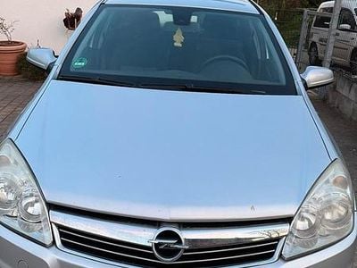 Gebraucht Opel Astra 115 PS (84 kW) 2009 Silber Kombi