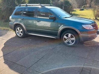 Usata Mitsubishi Outlander 160 CV (117 kW) 2005 Verde SUV