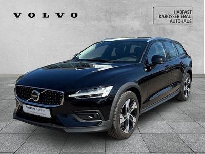 Gebraucht Volvo V60 CC Plus 197 PS (144 kW) 2023 Black solid stone / solid Kombi